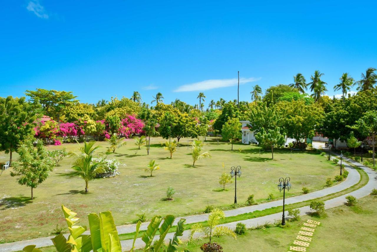 Casablanca By The Sea Hotel Olango Island Buitenkant foto